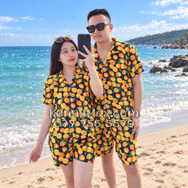 Bộ Áo Sơ Mi Quần Short Hawaiian Cam Vàng Nền Đen Nam Nữ Đi Biển