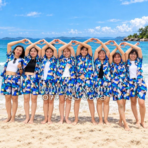 Bộ Áo Sơ Mi Quần Short Hawaiian Hoa Vàng Lá Xanh Nam Nữ Đi Biển